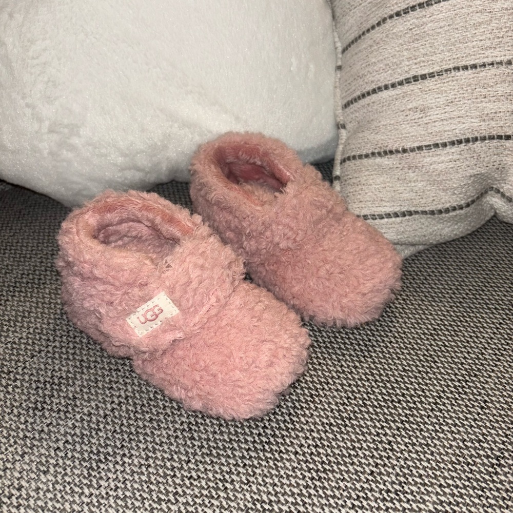 Infant uggs - Picture 2 of 3